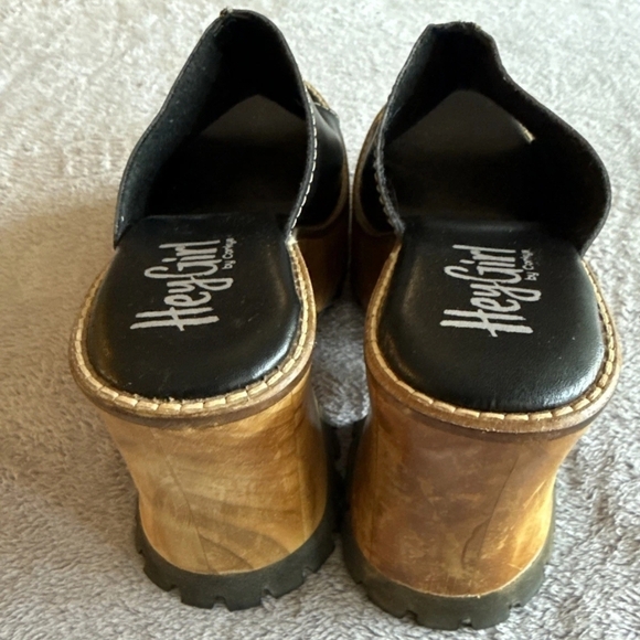 Corkys Black and Tan Hey Girl Chunky Heel Mules Size 7 - Picture 3 of 5